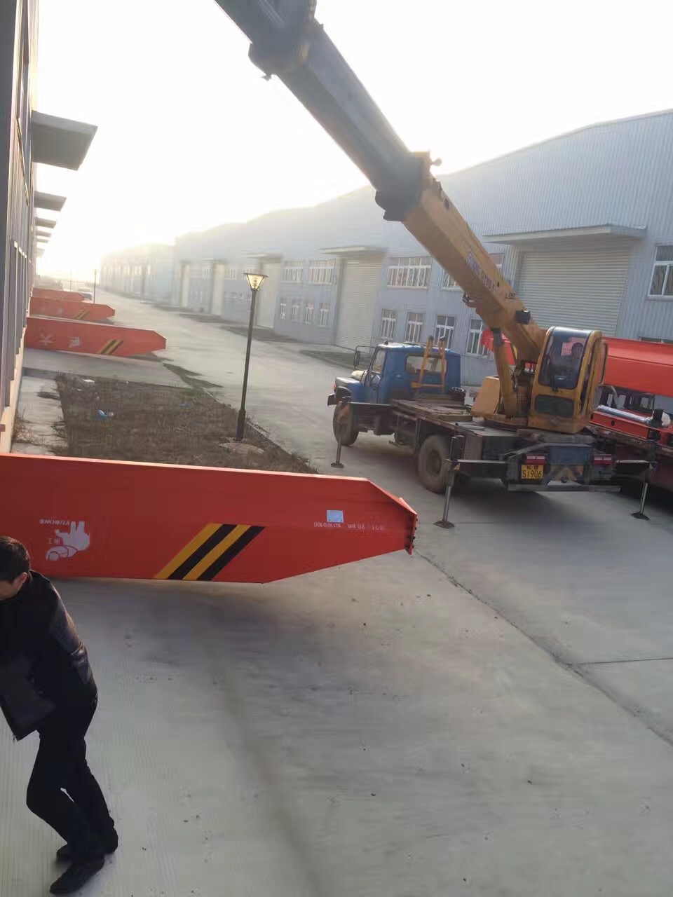 蕪湖市新區(qū)鋼構施工現場